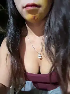 Snapshot of ThiHa003 chatting on February 20, 3:25 am ThiHa003 online show from February 20, 3:25 am