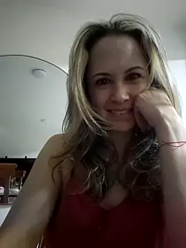 Snapshot of Miasiren chatting on October 15, 5:18 am Miasiren online show from October 15, 5:18 am
