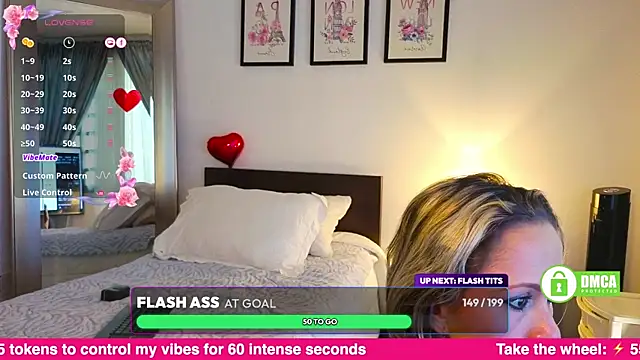 Snapshot of Miasiren chatting on April 23, 8:44 pm Miasiren online show from April 23, 8:44 pm