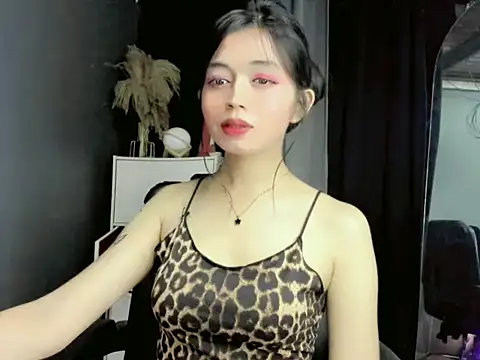 Snapshot of LexiLove chatting on October 1, 12:11 pm LexiLove online show from October 1, 12:11 pm