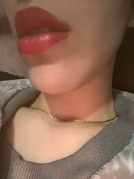 Mimisixo online show from March 28, 5:12 pm