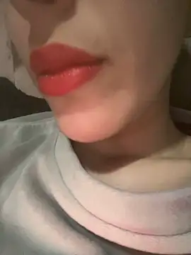 Mimisixo online show from April 6, 6:20 pm