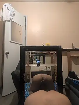 Snapshot of Cnutt310 chatting on December 15, 3:38 pm Cnutt310 online show from December 15, 3:38 pm