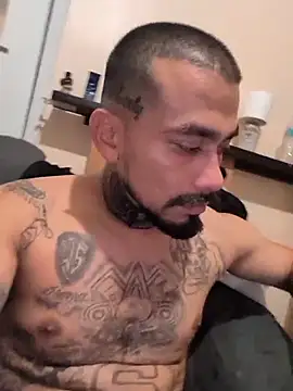 Snapshot of Cnutt310 chatting on December 19, 11:12 pm Cnutt310 online show from December 19, 11:12 pm