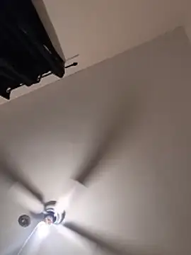 Snapshot of Cnutt310 chatting on December 22, 6:21 am Cnutt310 online show from December 22, 6:21 am