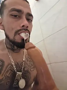 Snapshot of Cnutt310 chatting on January 6, 7:12 am Cnutt310 online show from January 6, 7:12 am