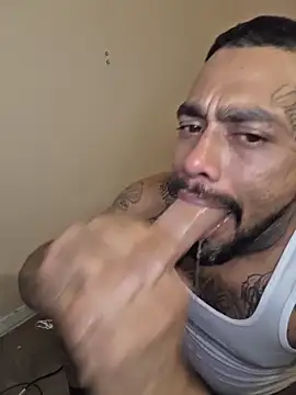 Snapshot of Cnutt310 chatting on February 4, 6:41 am Cnutt310 online show from February 4, 6:41 am