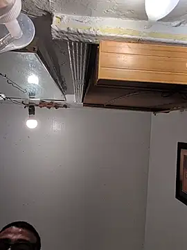 Snapshot of Cnutt310 chatting on February 10, 1:53 am Cnutt310 online show from February 10, 1:53 am