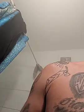 Snapshot of Cnutt310 chatting on February 21, 6:42 pm Cnutt310 online show from February 21, 6:42 pm