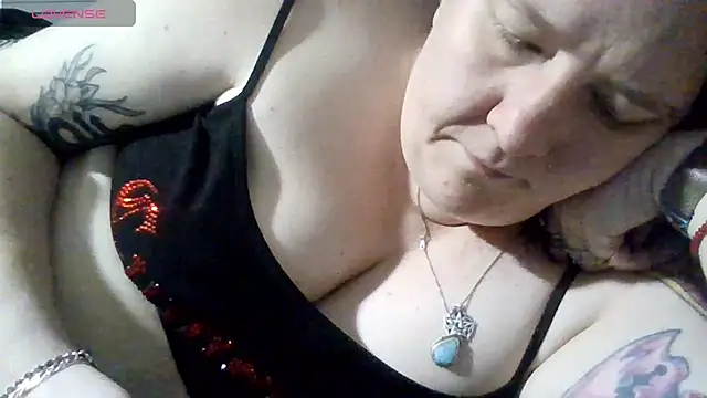 emberlynnix online show from June 5, 5:36 am