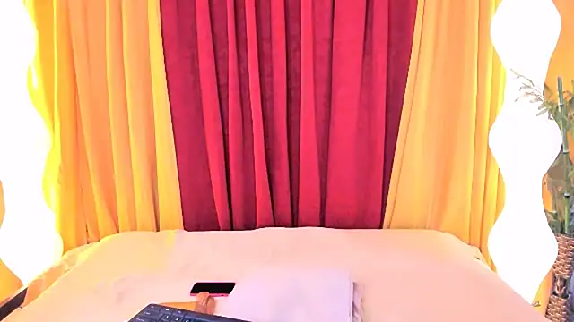 Snapshot of AthenaKeller chatting on November 5, 6:30 pm AthenaKeller online show from November 5, 6:30 pm