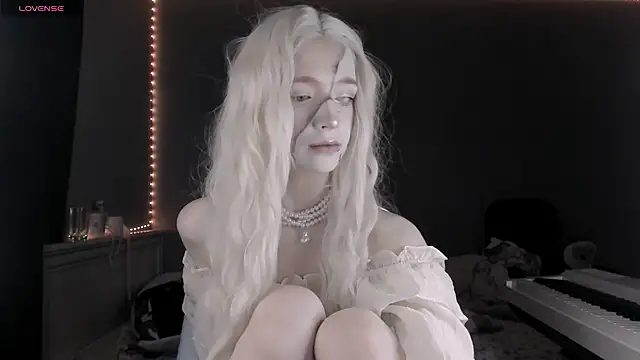 MelissaReis online show from October 31, 4:19 pm