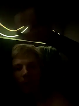 Snapshot of _Forest_Boy_ chatting on November 16, 4:18 am Forest Boy online show from November 16, 4:18 am