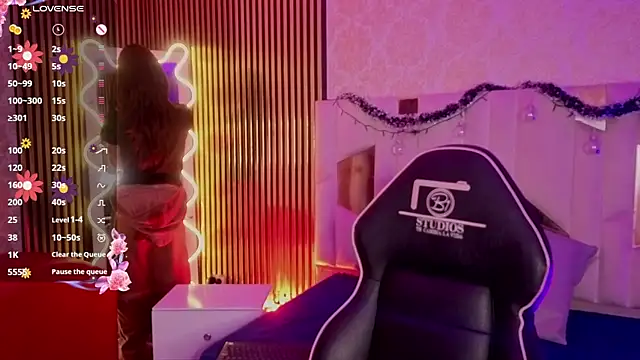 LIHIAN TAY online show from January 9, 3:42 am