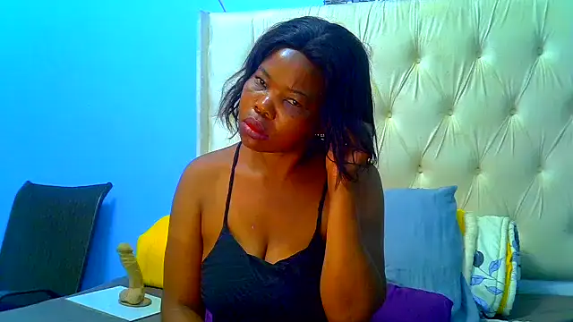 Snapshot of CharlotteXXX chatting on December 14, 10:09 am CharlotteXXX online show from December 14, 10:09 am