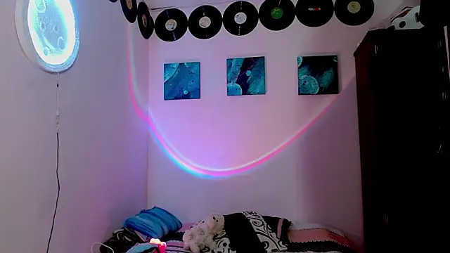 meghan devil  online show from November 13, 11:25 pm