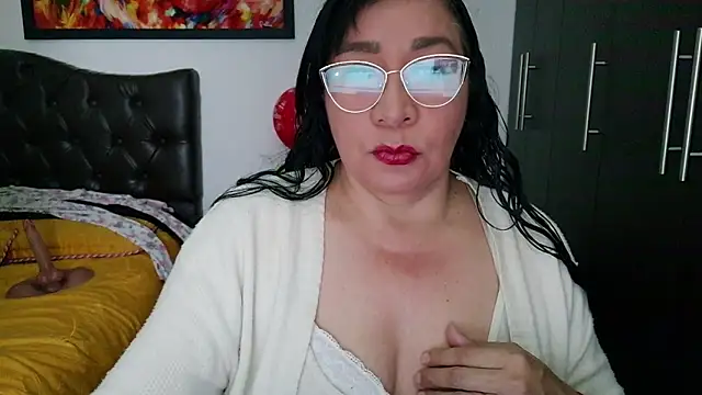 Snapshot of Grace_mature_milf chatting on July 10, 11:35 am Grace mature milf online show from July 10, 11:35 am