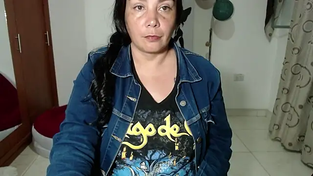 Vivian milf paint online show from September 10, 3:06 am
