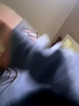 amiralily9 online show from September 15, 2:39 pm