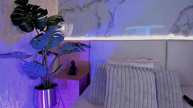 ValSmith  online show from November 28, 3:42 am