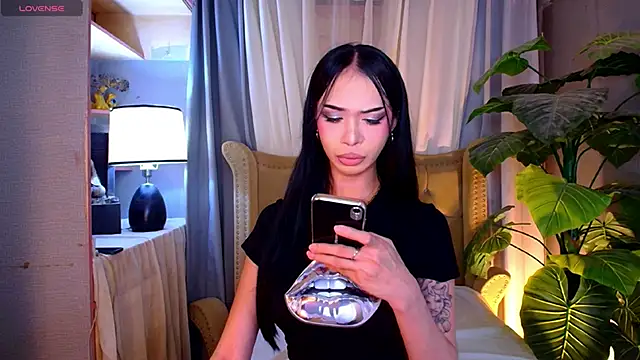 UrMassiveCockSabrinaOnTop online show from January 13, 12:32 pm