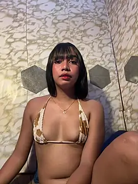 Snapshot of youryummybaby chatting on January 13, 7:35 am youryummybaby online show from January 13, 7:35 am