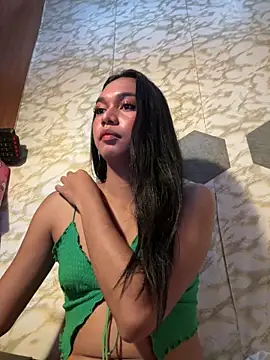 Snapshot of youryummybaby chatting on February 5, 5:45 am youryummybaby online show from February 5, 5:45 am