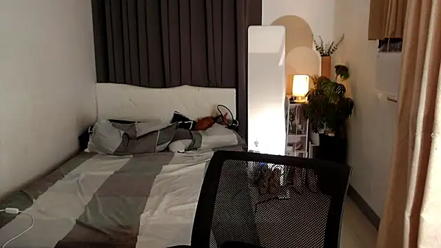 Snapshot of Ur_QueenCamilla chatting on October 30, 2:35 am Ur QueenCamilla online show from October 30, 2:35 am