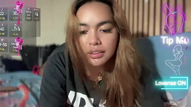 Snapshot of urasianlady chatting on May 30, 8:11 am urasianlady online show from May 30, 8:11 am
