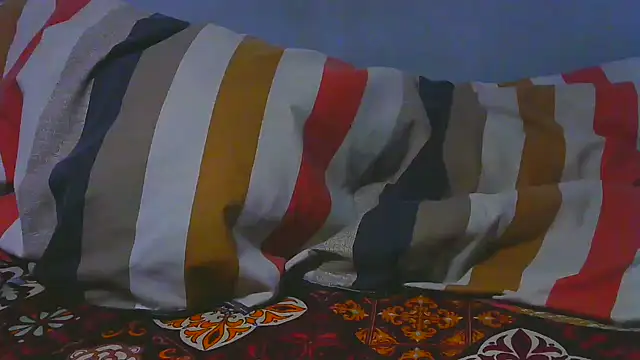 Snapshot of shy-lillyX22 chatting on November 27, 11:51 pm shy-lillyX22 online show from November 27, 11:51 pm