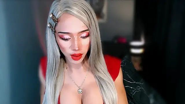 Snapshot of AiraCumSlut chatting on May 15, 11:23 pm AiraCumSlut online show from May 15, 11:23 pm