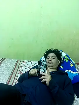 Snapshot of 3-11A chatting on December 18, 5:13 am 3-11A online show from December 18, 5:13 am