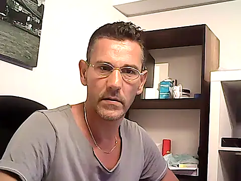 Snapshot of mastercharisma35 chatting on June 29, 12:27 pm mastercharisma35 online show from June 29, 12:27 pm