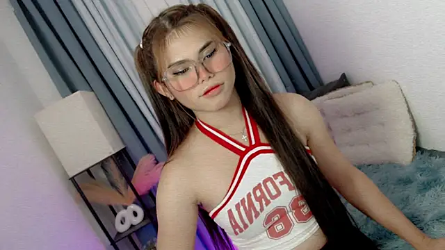 PrettyBlythes TS online show from March 7, 4:42 am