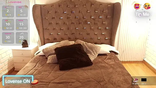 Snapshot of sidneylove_ chatting on September 10, 3:01 pm sidneylove online show from September 10, 3:01 pm