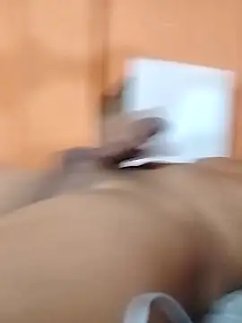 Snapshot of Albertmarc2 chatting on April 2, 3:48 am Albertmarc2 online show from April 2, 3:48 am