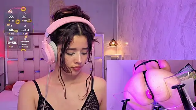 EvelynLips  online show from November 21, 5:06 am