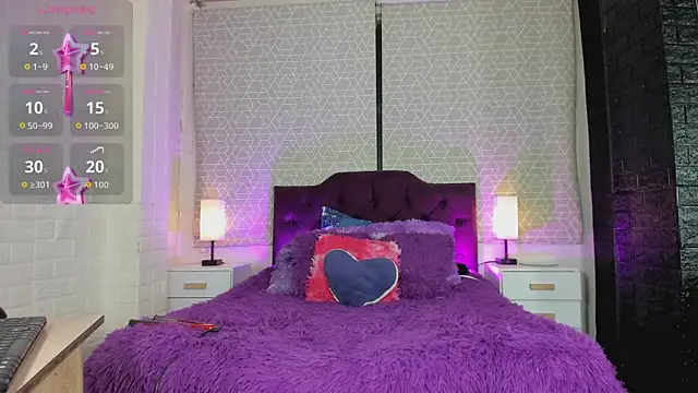 Zamara Kleii online show from October 18, 8:04 am