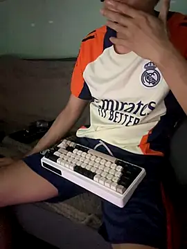 boyhigh1997 online show from November 14, 7:51 am