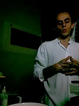 Snapshot of anaboleyn chatting on February 7, 1:20 am anaboleyn online show from February 7, 1:20 am