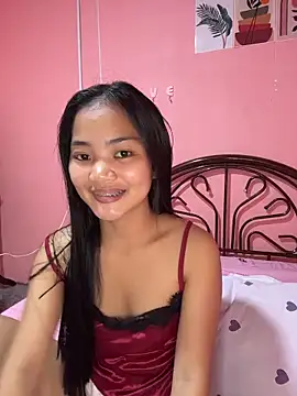 Snapshot of princess_janine chatting on October 7, 11:07 am princess janine online show from October 7, 11:07 am