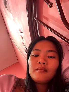 Snapshot of princess_janine chatting on October 12, 3:05 am princess janine online show from October 12, 3:05 am