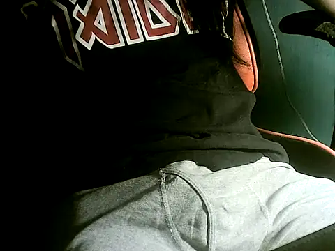 Skinny Longhair online show from November 29, 6:05 am