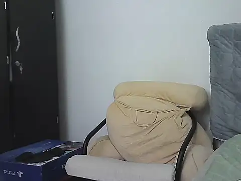 Snapshot of morenocabro10 chatting on November 29, 12:35 am morenocabro10 online show from November 29, 12:35 am