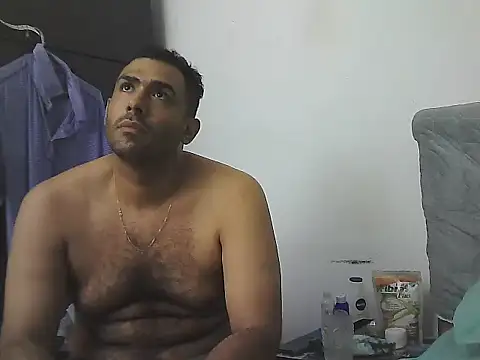 Snapshot of morenocabro10 chatting on January 6, 2:37 am morenocabro10 online show from January 6, 2:37 am