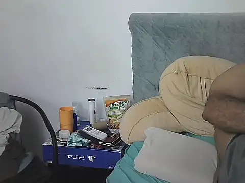 Snapshot of morenocabro10 chatting on January 10, 3:52 am morenocabro10 online show from January 10, 3:52 am