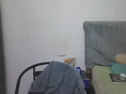 Snapshot of morenocabro10 chatting on February 7, 1:53 am morenocabro10 online show from February 7, 1:53 am