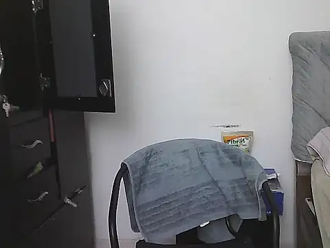 Snapshot of morenocabro10 chatting on February 13, 3:24 am morenocabro10 online show from February 13, 3:24 am