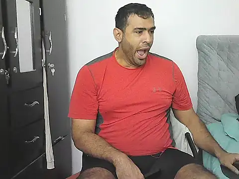 Snapshot of morenocabro10 chatting on February 16, 7:21 pm morenocabro10 online show from February 16, 7:21 pm