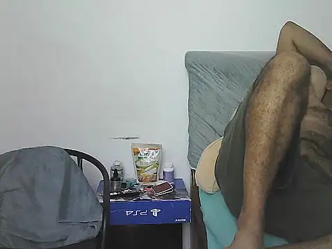 Snapshot of morenocabro10 chatting on February 27, 2:11 am morenocabro10 online show from February 27, 2:11 am